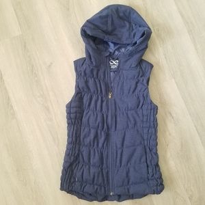 be by Blanc Noir hooded vest with zippered pockets